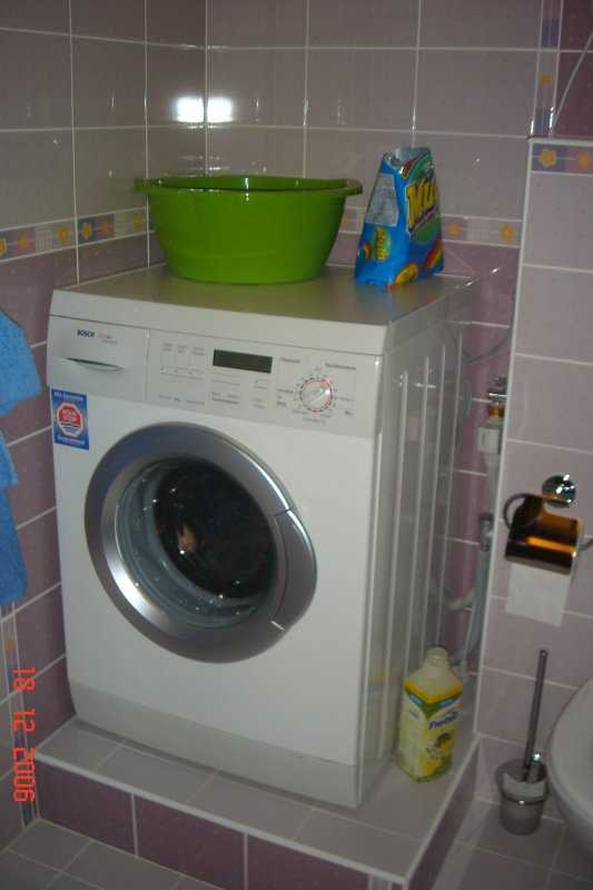 Шкаф над стиральной машиной в ванной: виды и методы организации