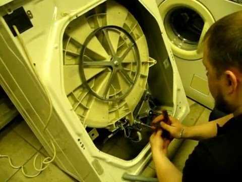 Как снять переднюю панель в стиральной машине?
