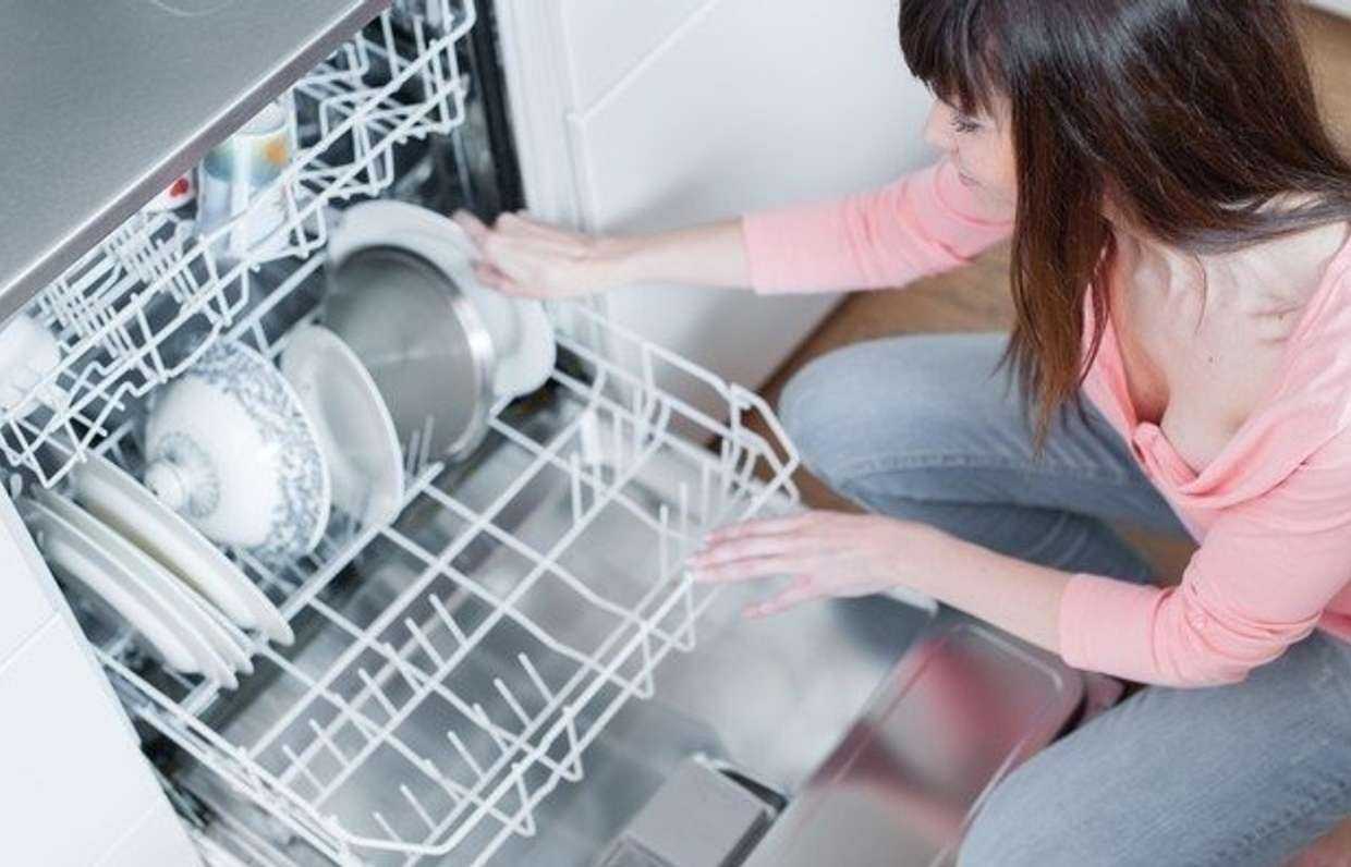 Посудомоечная машина не сушит посуду (посудомойка, пмм) — почему, возможные причины, в чем дело, плохо сушит после мойки, бош, электролюкс, сименс, ханса, аристон