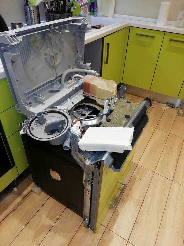 Почему гудит и трещит посудомоечная машина: поиск и иправление проблемы
