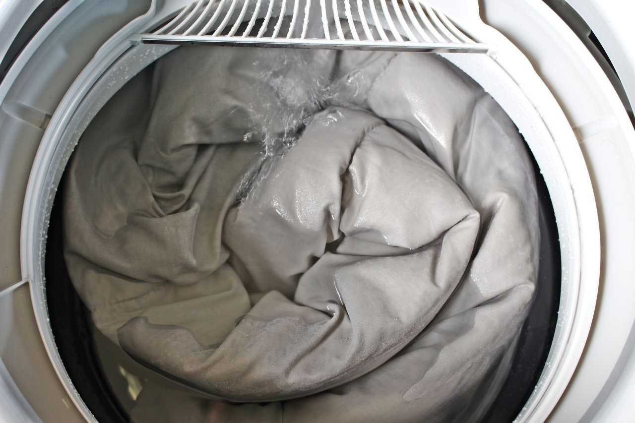 Подушка холлофайбер: можно ли стирать в стиральной машине?