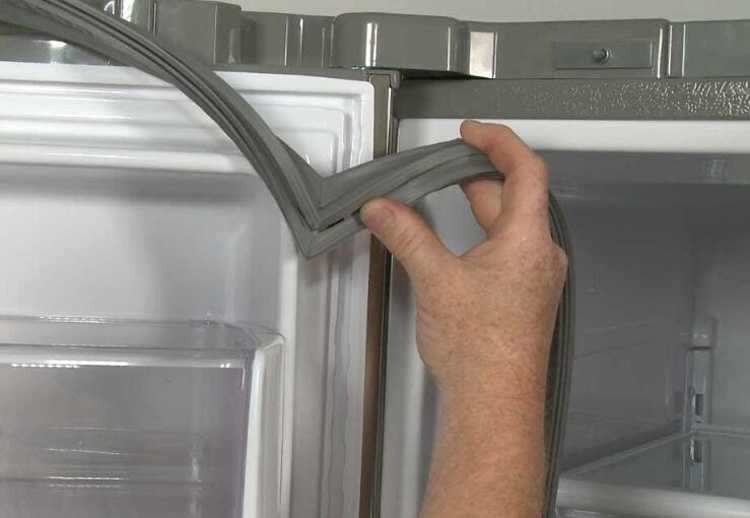 Как быстро и без затрат решить проблему брака или порчи резиновых уплотнителей в холодильнике: всё можно сделать своими руками