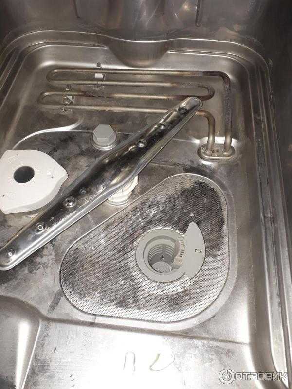 Почему в посудомоечной машине возникает белый налет?