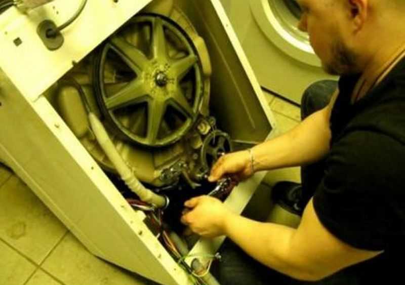 Стиральная машина не отжимает белье: почему не работает отжим?