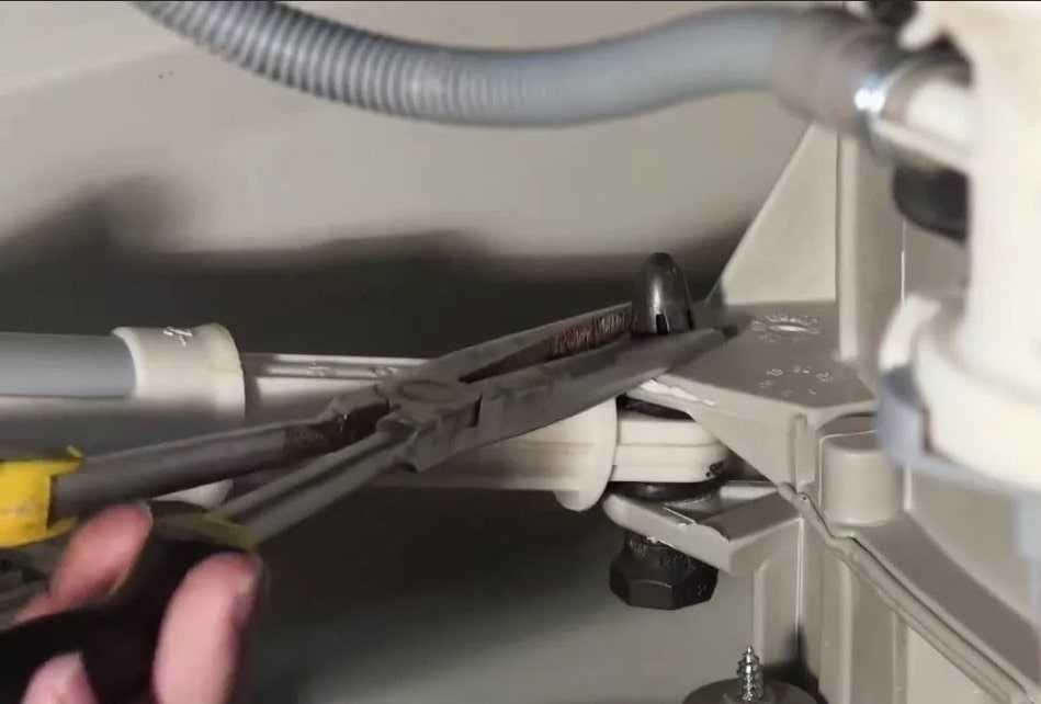 Амортизаторы стиральной машины: как снять, поменять и починить своими руками