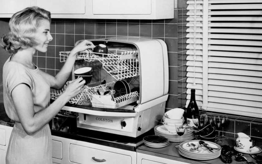 Гимн феминизму, или откуда взялась посудомоечная машина?