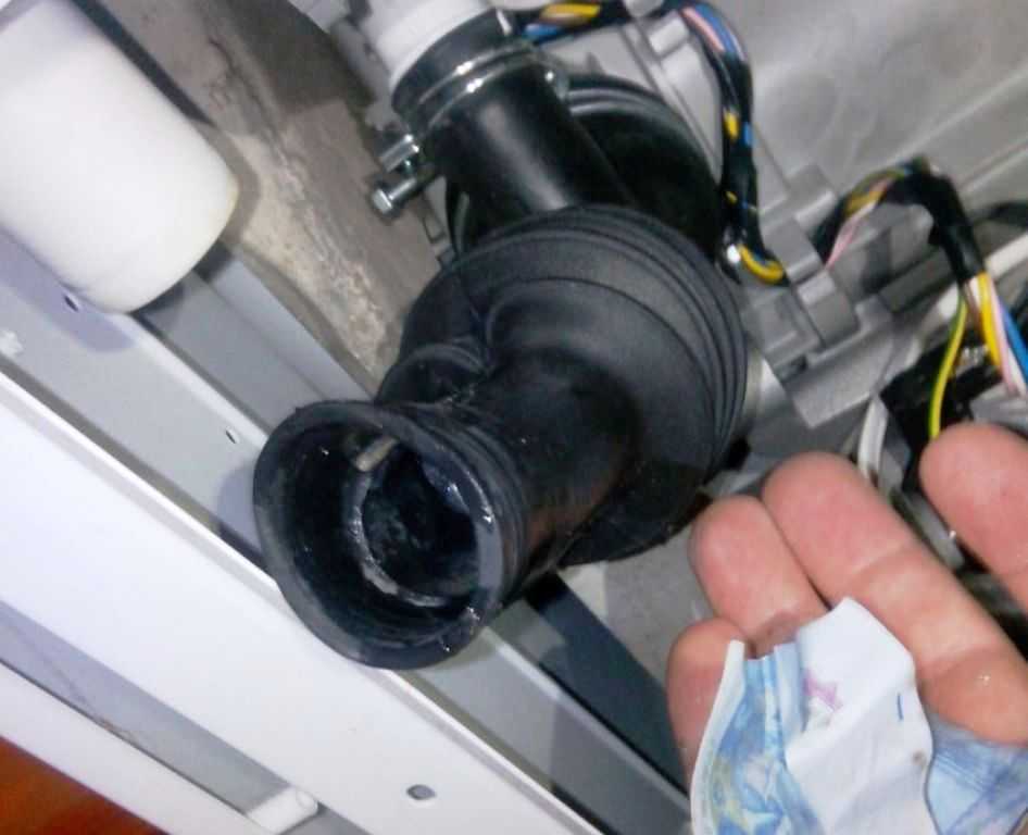 Почему не набирает воду и как устранить неполадку в работе стиральной машины бош?