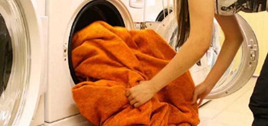 Как стирать плед в стиральной машине, чтобы он остался мягким и пушистым