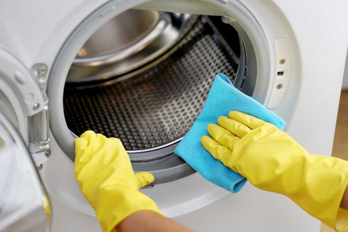 Как убрать запах бензина из стиральной машины