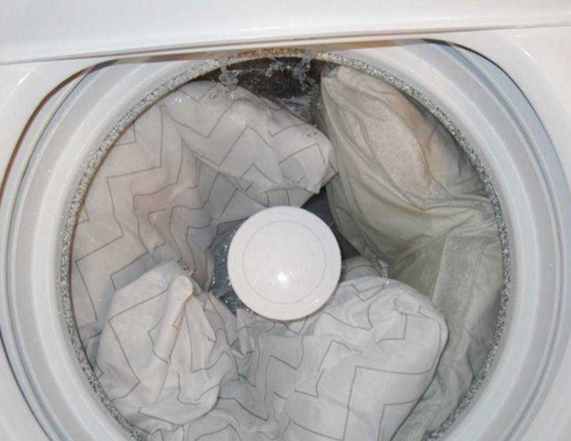 Как стирать плед в стиральной машине: описание с фото