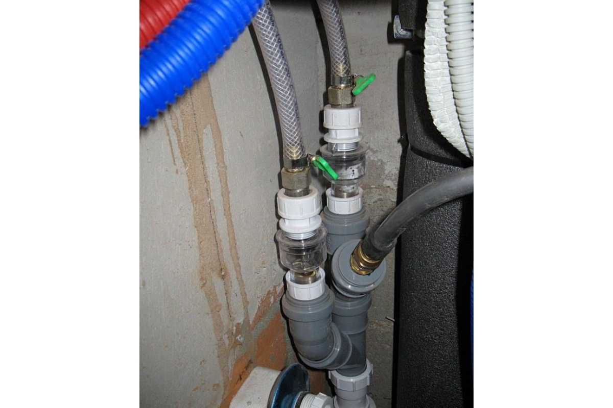 Как отключить стиральную машину от водопровода при перестановке техники или переезде Порядок работ для правильного отсоединения техники от труб водоснабжения