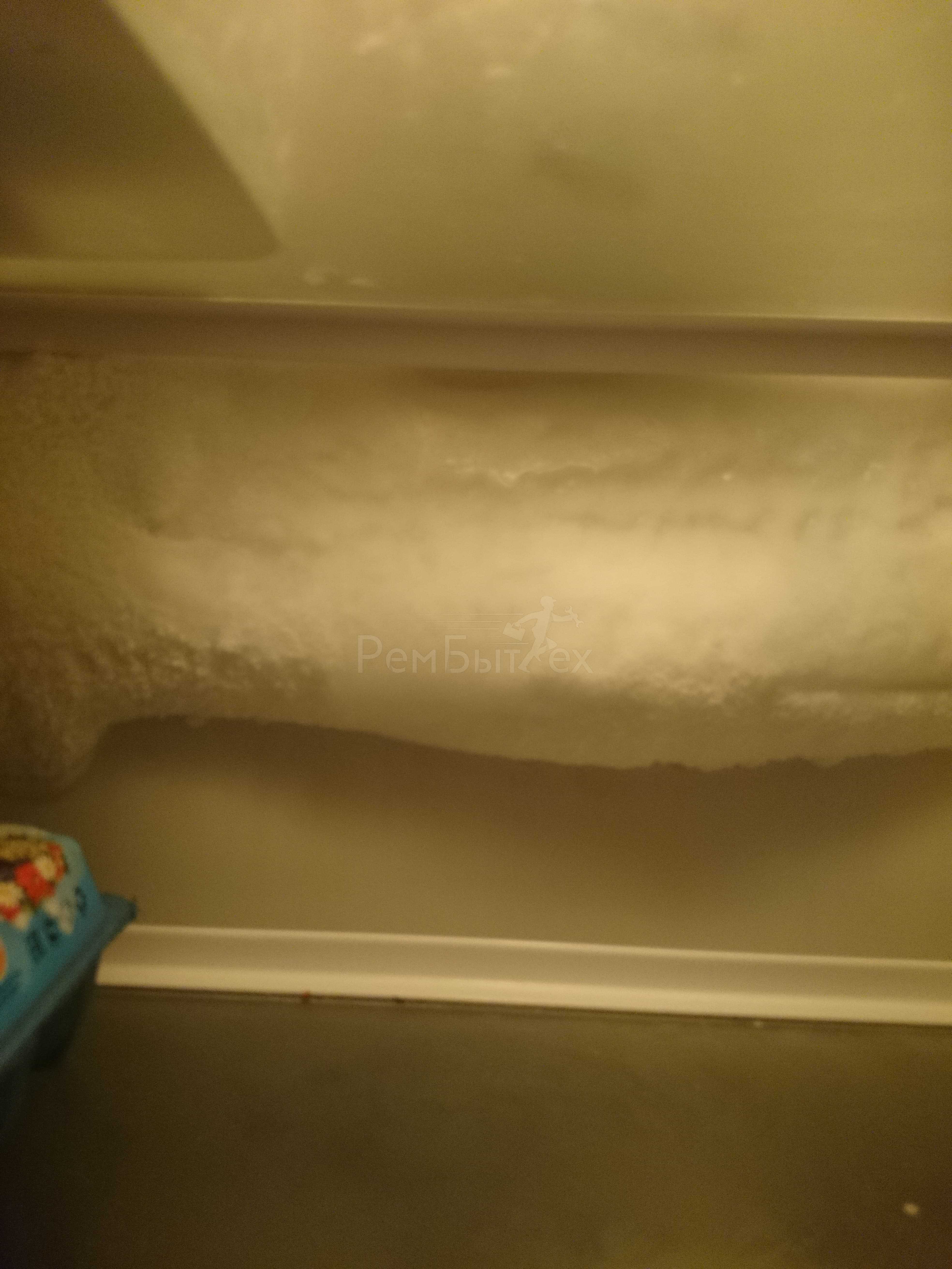 Течет холодильник снизу и внутри: причины и способы решения проблемы