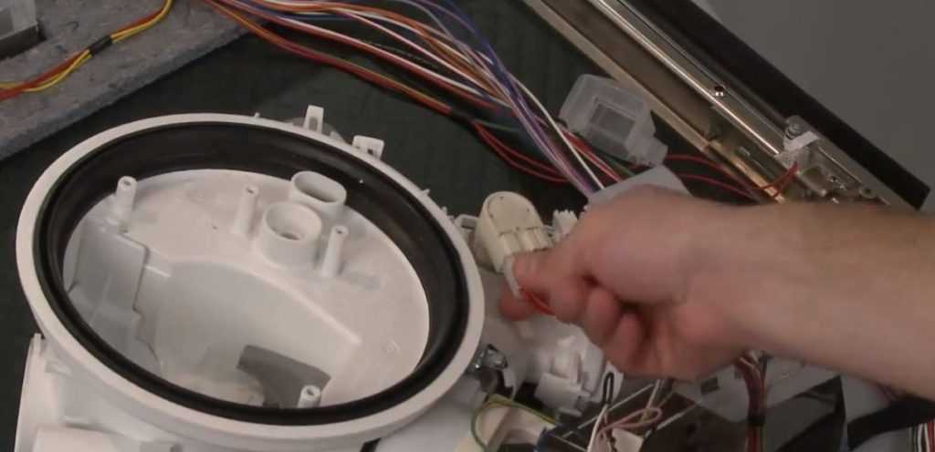Стиральная машина самсунг не греет воду при стирке: причины поломок (нагревательный элемент, датчик и т.д.), починка или замена узлов
