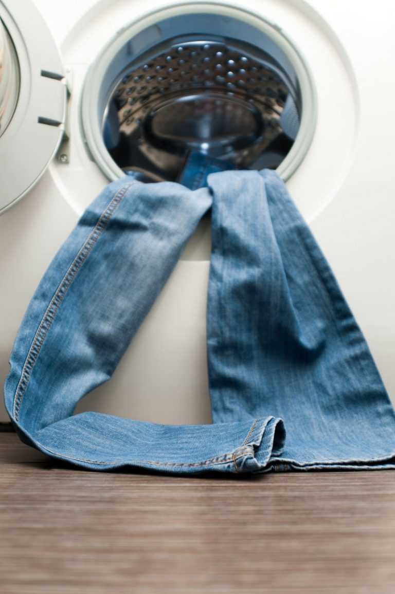 Как правильно стирать джинсы в стиральной машине: режимы, температура, подготовка
