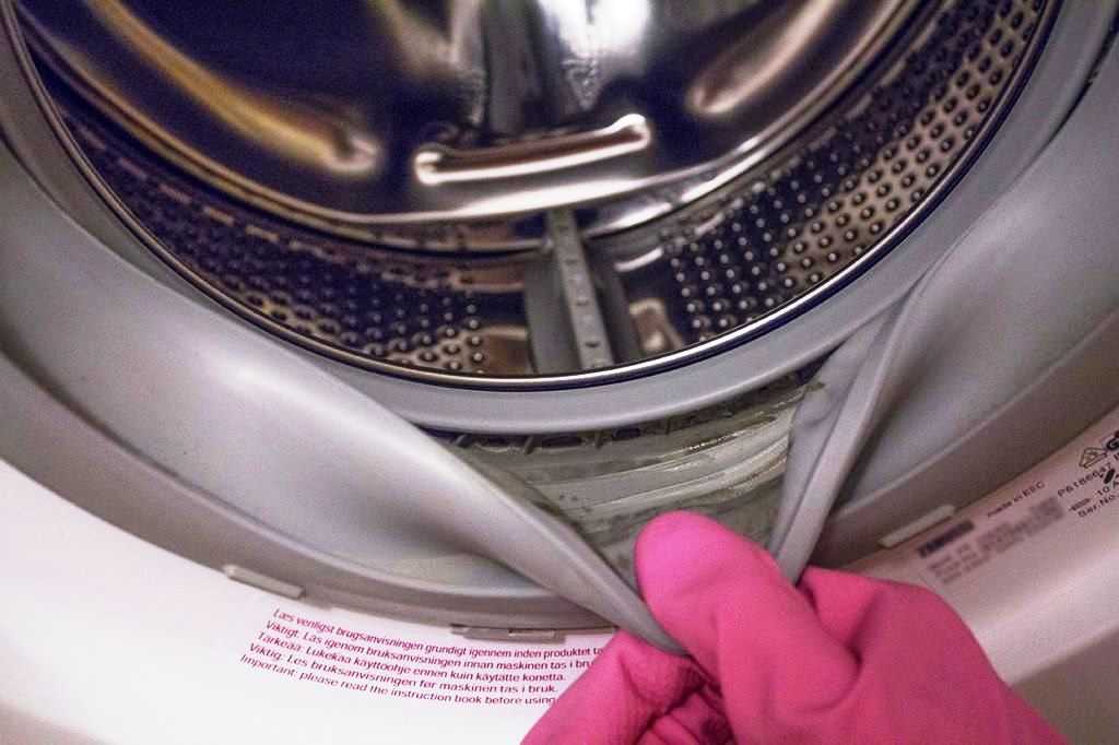 Как правильно чистить резиновый уплотнитель стиральной машины народными и магазинными средствами Простые меры профилактики появления грязи на резинке