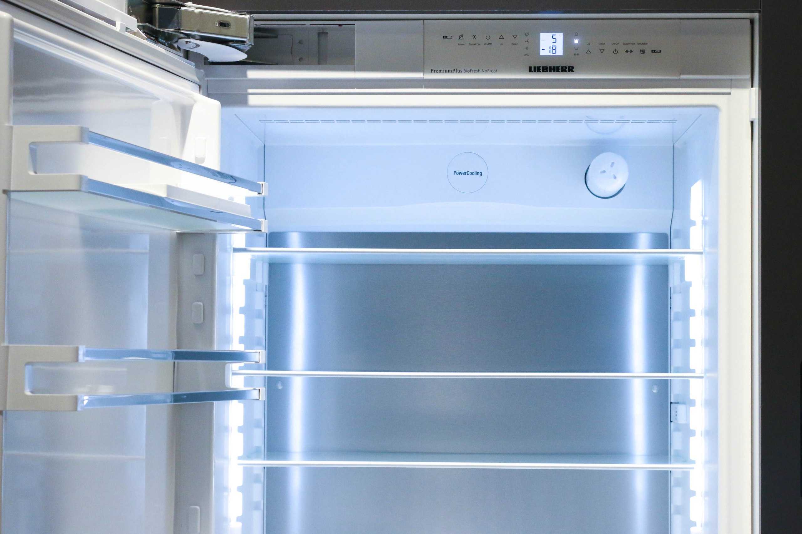 Холодильник не включается: причины можно выявить самому