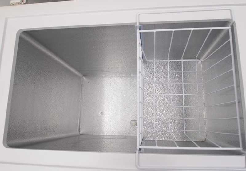 Почему холодильник работает но не морозит: причины