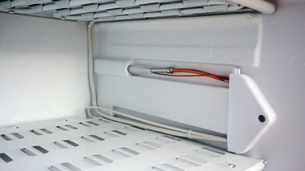 Перестал морозить холодильник или одна из камер: что делать и как найти причину
