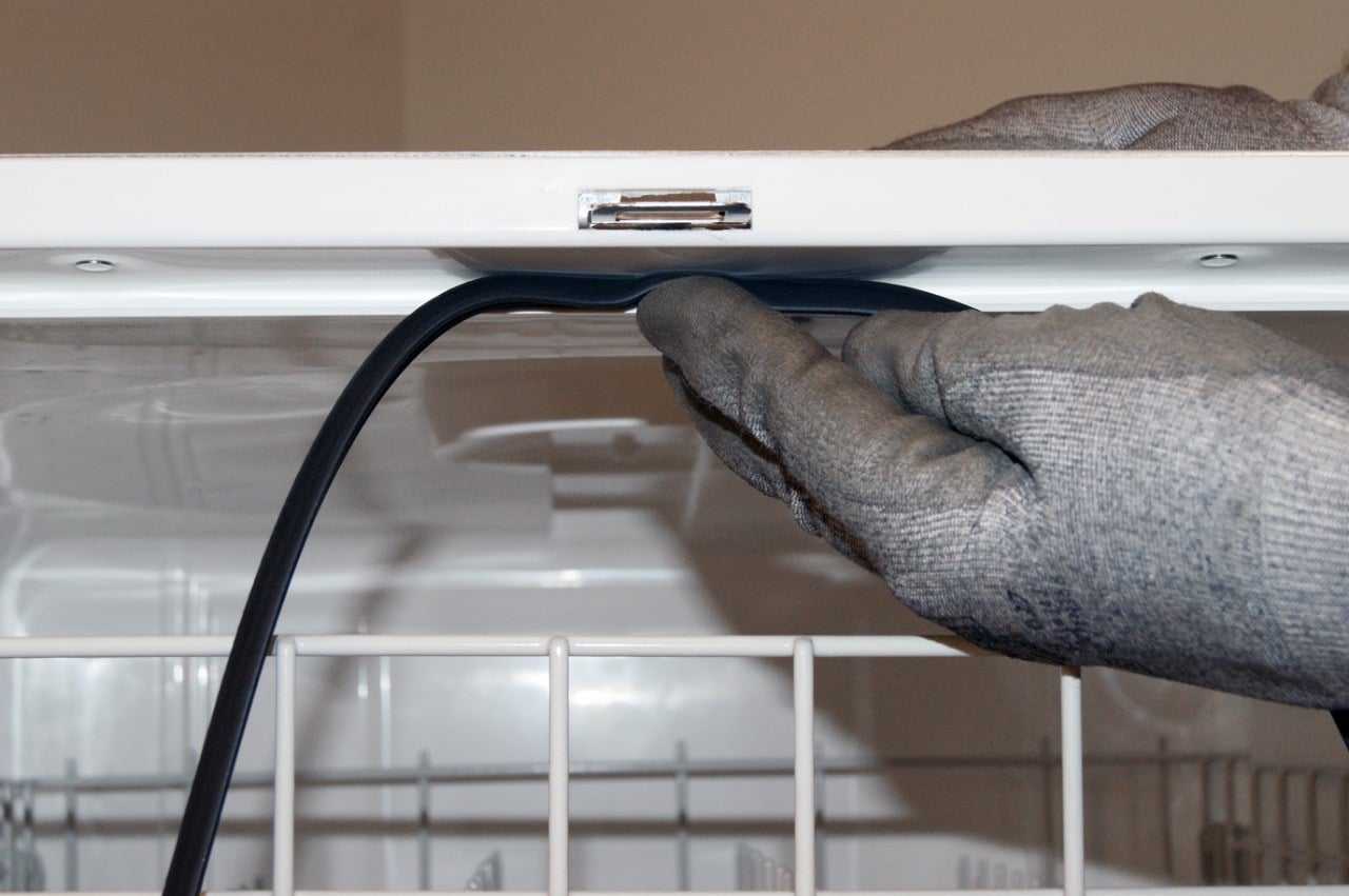 Уход за уплотнительной резинкой холодильника: чем мыть