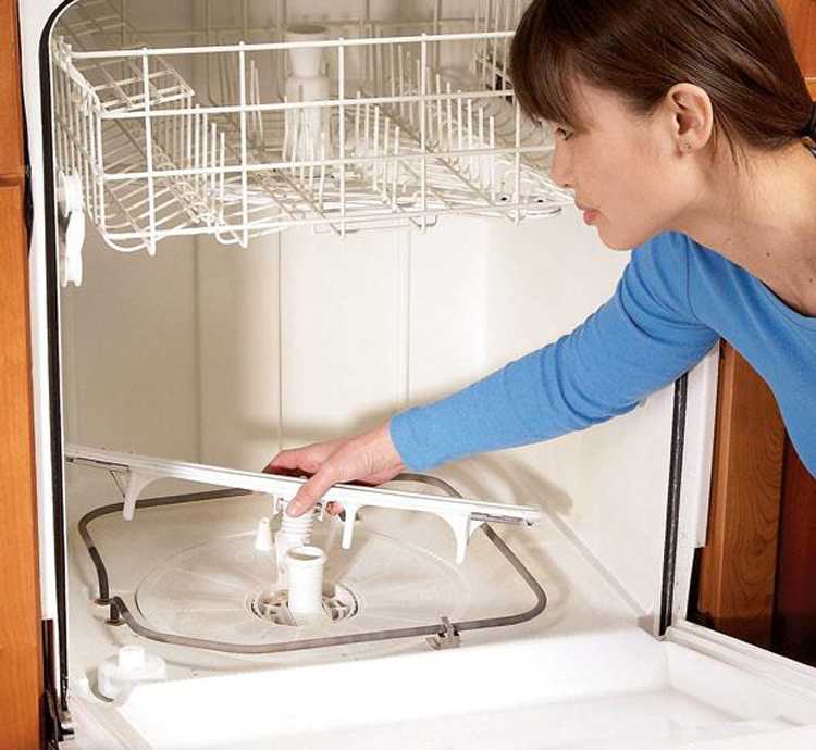 Почему посудомоечная машина плохо моет посуду — 11 возможных причин