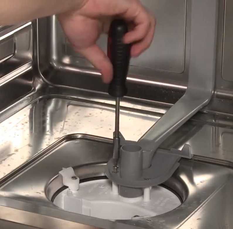 Если посудомойка перестала нагревать воду, нужно проверить не только ТЭН, но и правильность подключения, выставленный режим, засоры Подробная инструкция по устранению неисправности