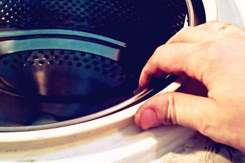 Болтается барабан в стиральной машине: что делать Причины поломки и способы её устранения своими руками Как снять бак - советы эксперта