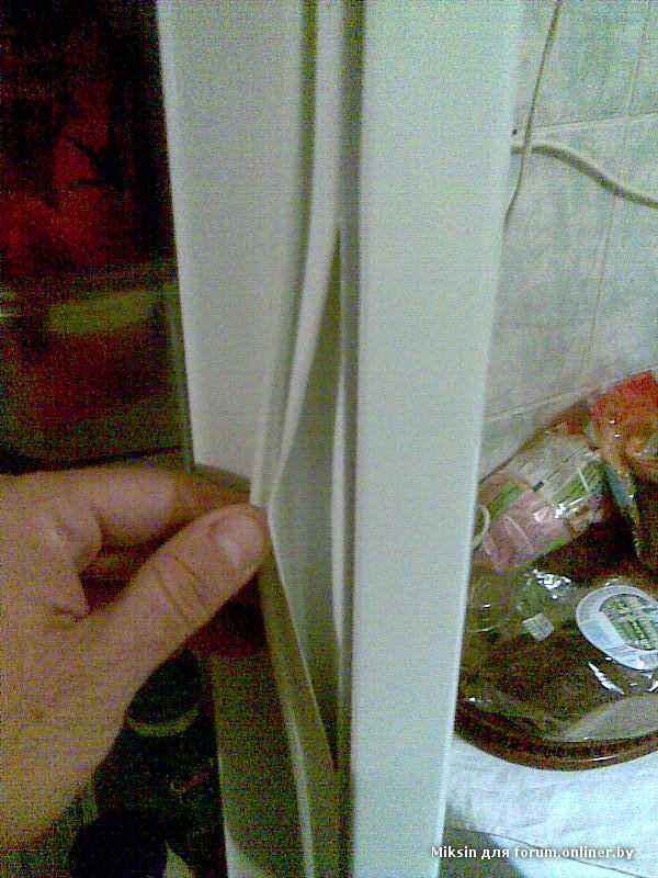 Не закрывается дверь холодильника, отходит: 8 причин