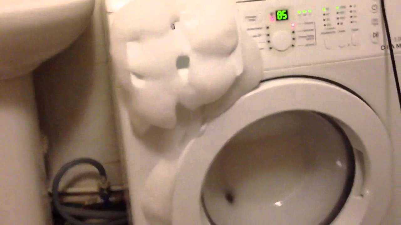 В посудомоечной машине остается моющее средство